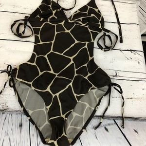 Gapbody one piece swimsuit